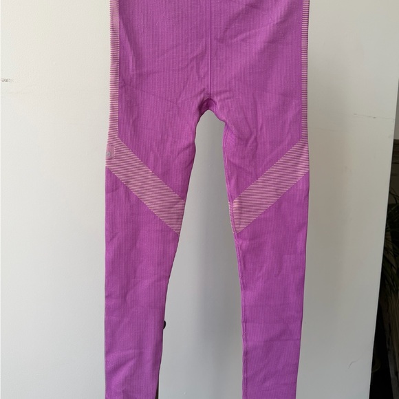 Alo, Yoga Illusion Seamless High-Waist Legging, MSRP $148 - Picture 6 of 15